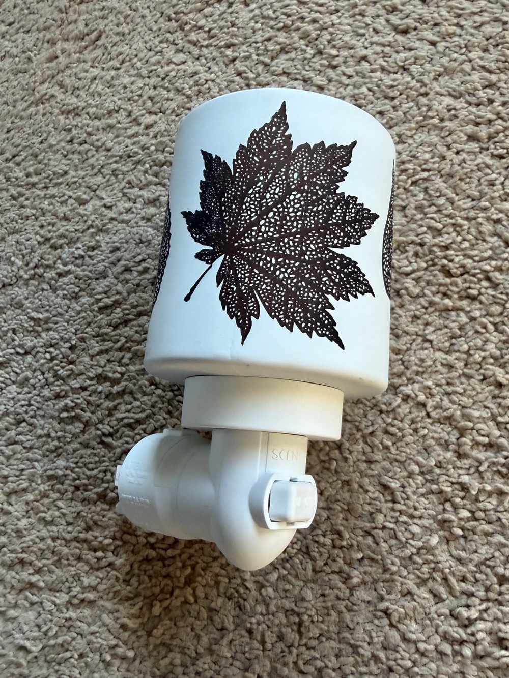 Scentsy Autumn Leaves 🍁 mini wax warmer